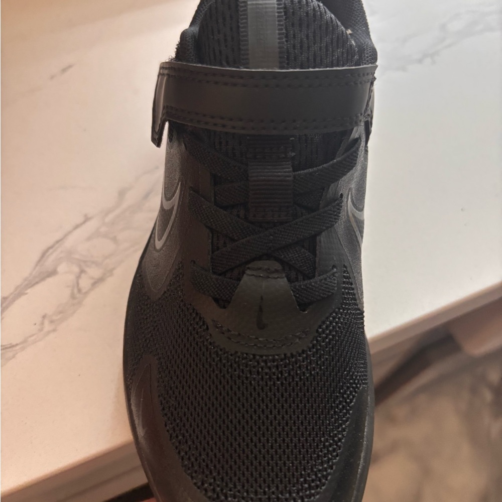 Nike Kids Black Sneakers - Picture 2 of 4